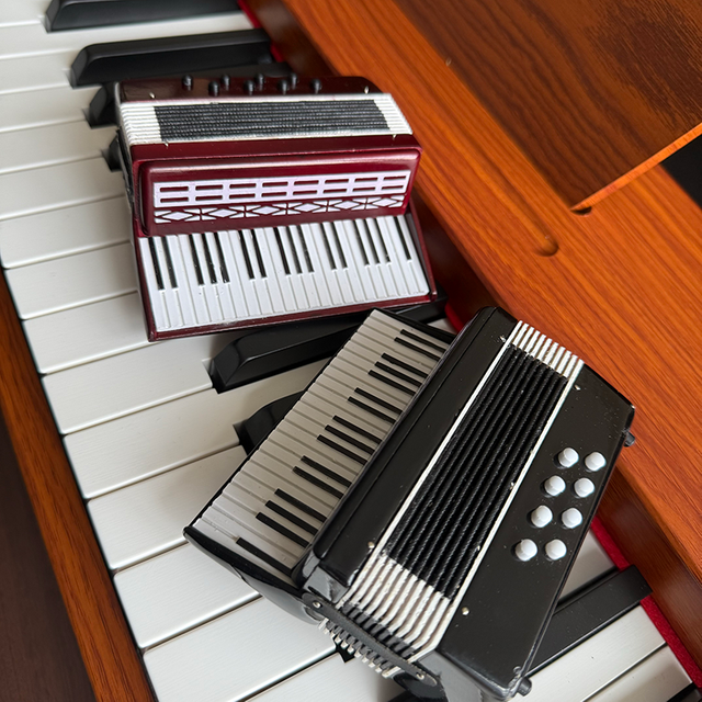 Accordion wood