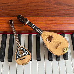 Mandolin wood 